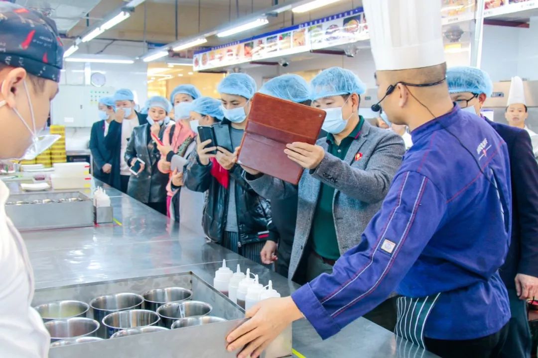 小辣椒餐饮4D食品安全现场管理建设顺利通过考评验收